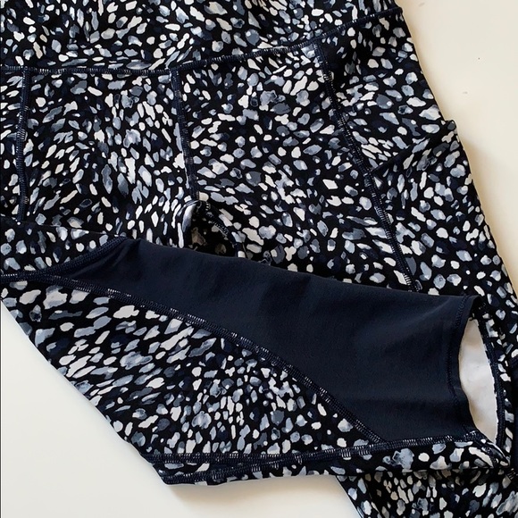 Athleta- Spotty All in Crop Leggings - Picture 3 of 6